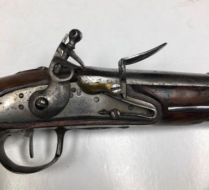 null Marshalsea flintlock pistol. 
Round barrel with thundering flats. Engraved lock...