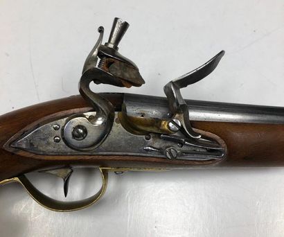 null Flintlock pistol. 
Round barrel with flats on top. Turntable and swan neck hammer....