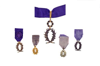  FRANCE ORDER OF ACADEMIC PALMS Set of five badges comprising: - A knight's badge....