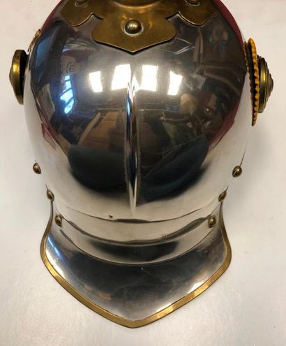 null Helmet with the point of a sub-officer of the Royal Guard on Swedish horseback....