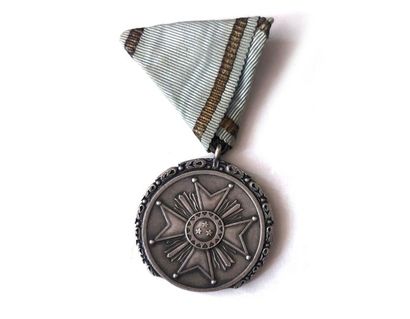  LATVIA ORDER OF THE THREE STARS, created in 1924. Silver medal. Triangular ribbon....