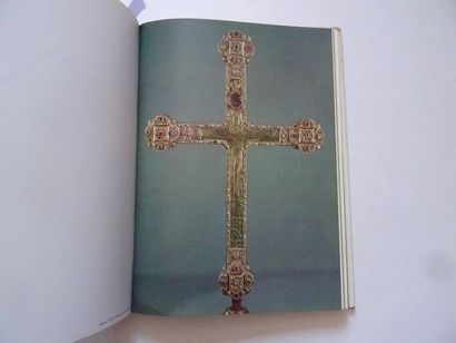  « Les Trésors des églises de France », Jean Taralon ; Ed. Hachette, 1966, 306 p....