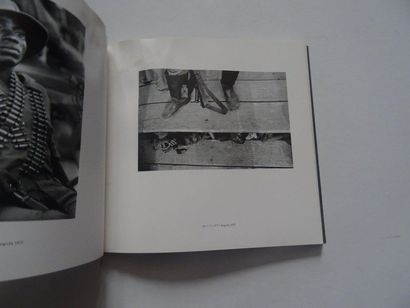 null « In Human Effort : Sebastiao Salgado », [catalogue d’exposition], Œuvre collective...