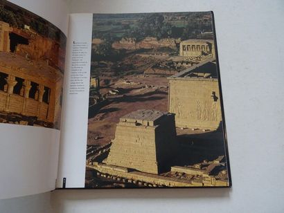 null "L'Egypte vue du ciel", Max Rodenbeck, Guido Rossi; Ed. Gallimard, 1991, 208...