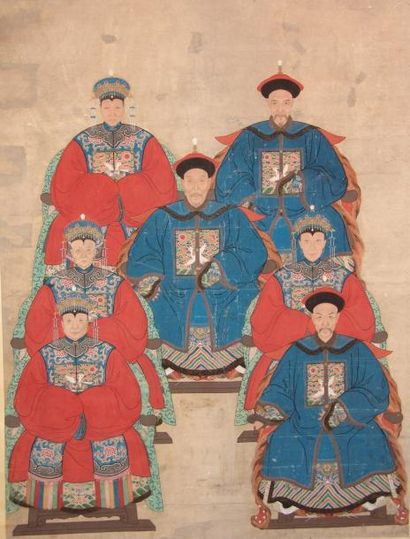 null Peinture sur papier représentant sept membres d'une famille en habit mandchou....