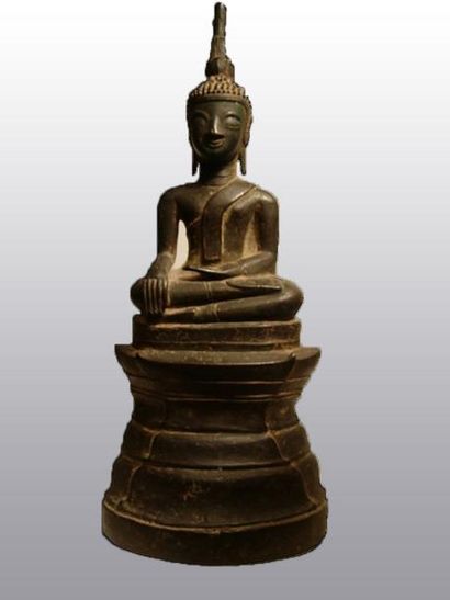 BIRMANIE, SIAM, CAMBODGE, LAOS, VIÊTNAM Statuette de Bouddha en bronze. Laos, Lane...