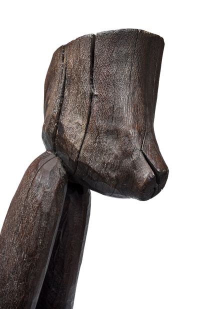 WANG KEPING (1949) 
人物，约1990年

木雕，背部下方有签名

H.82.5厘米



来源：欧洲私人收藏



购买者将获得日期为17/06/2008的艺术家证书。





王克平...