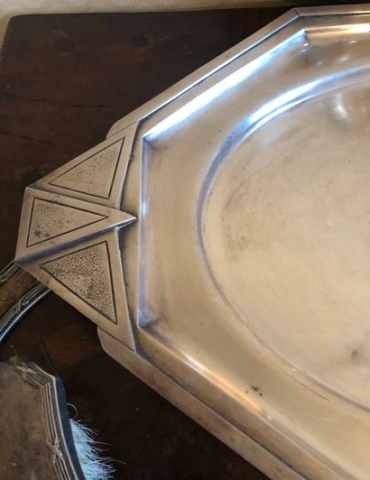 null Lot of silver plated metal including an art deco tray, a shovel and its brush...