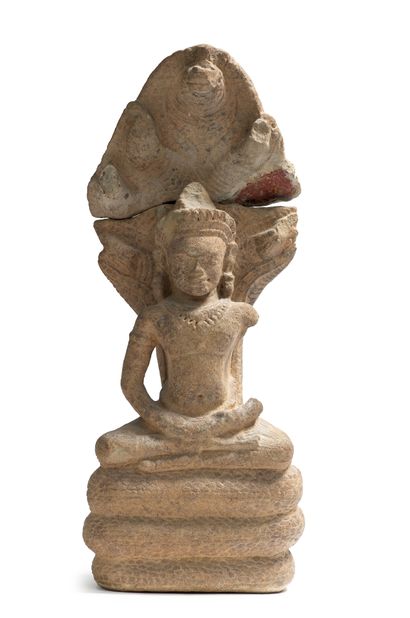 CAMBODGE - PÉRIODE KHMÈRE, ANGKOR VAT, XIIE SIÈCLE Statuette de bouddha Muchalinda...