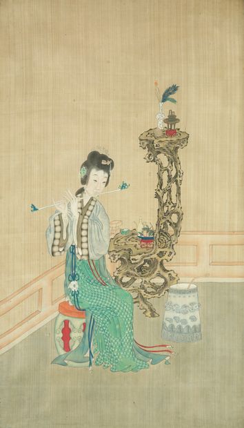 CHINE - Fin XIXe siècle Encre et couleurs sur soie, jeune femme jouant de la flûte,...