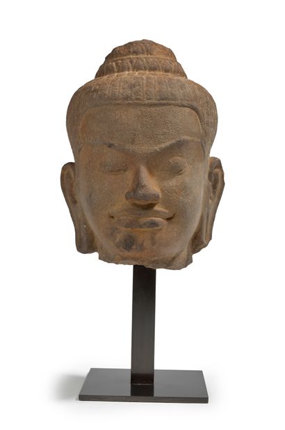 CAMBODGE - Période khmère, BAYON, XIIe/XIIIe siècle Small stoneware Buddha head,...