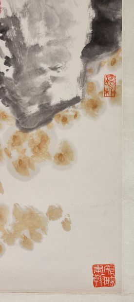 Wu Quanliang (XXe) Oiseaux et fleurs
Encre et couleurs sur papier
Dim. 203 x 69 ...