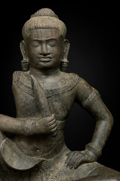 CAMBODGE - Période khmère, BAPHUON, XIe siècle Statue de divinité protectrice (deva)...