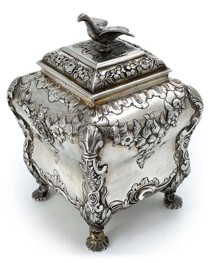 null Beautiful silver box partially gilded finely chased, engraved and embossed with...