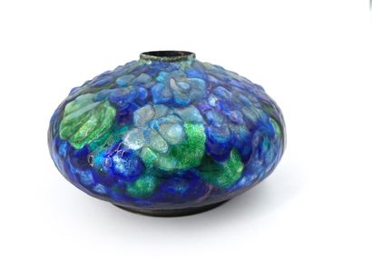 Camille FAURÉ (1874-1956) 
Small vase with flattened body with polychrome enamelled...