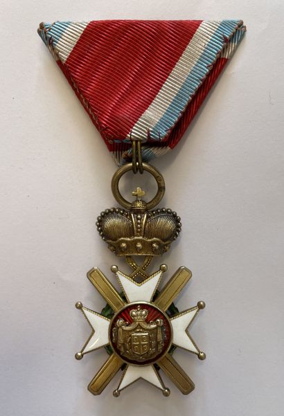 null SERBIE Ordre de Takowo, Croix de 4eme classe au monogramme du roi Milan
IV en...
