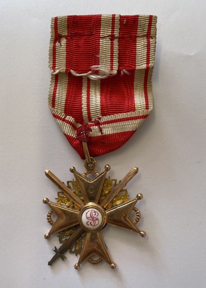 null RUSSIE Ordre de Saint Stanislas, Croix de 3e classe, à titre militaire, en or...