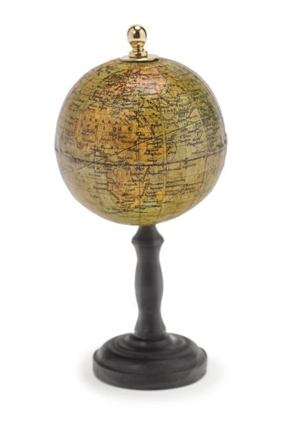 null Small study globe
Polar mounting on a black stand
Monogrammed L.N. and K. Publisher.
France,...