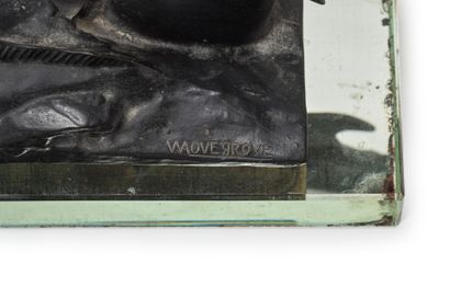 W.A. LOVEGROVE (XXème) 
Groupe d'espadons
Sculpture en bronze à patine noire
Signée...