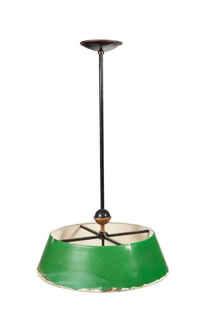 Gilbert POILLERAT (1902-1988) 
Metal chandelier painted in black and green with gilding
Around...