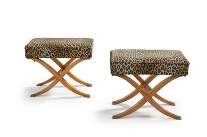 TRAVAIL 1930-1940 
Pair of walnut stools with rectangular seat open with a fabric...
