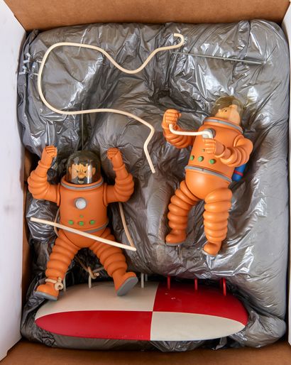 null Tintin/Moulinsart 45909 : Tintin et Haddock cosmonautes sur la fusée. Grande...