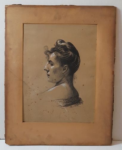 null Portrait of a woman in bust form 

two charcoals 

(stains, lacks, accidents)...