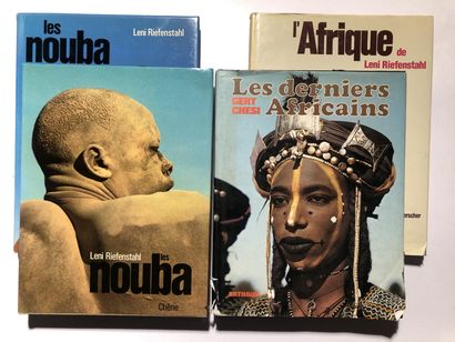 null 4 Volumes : "LES DERNIERS AFRICAINS", Photos-Texte-Maquette de Gert Chesi, Dessins...