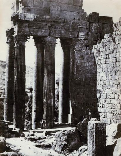 Tancrède DUMAS (1830-1905) Ruines de Baalbek, Liban, c. 1870 Tirage albuminé monté...