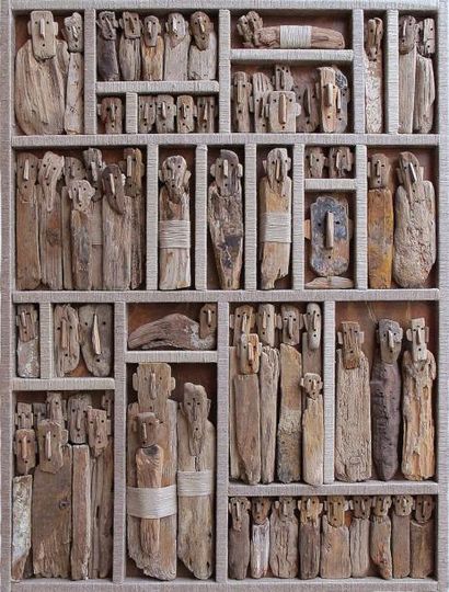 BOURLIER Marc Les trois idoles. Sculpture de bois flotté, ficelle de lin et papier...
