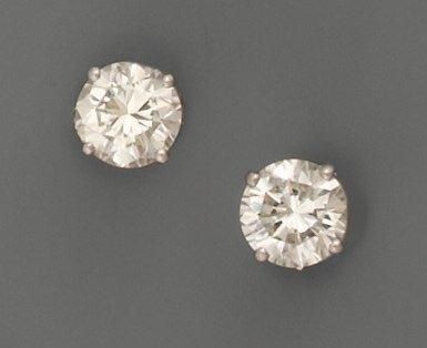 null Boutons d'oreille en or et diamant (2 x 1.02 cts env.)