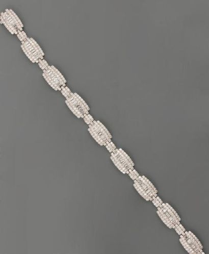 null Bracelet ruban, diamant baguette et brillants, en or (10 cts env.)