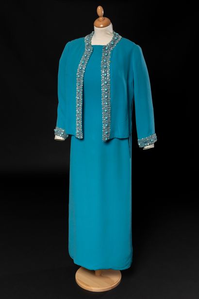 JOSTE - Christian DIOR 
Ceremonial ensemble in turquoise crepe comprising a long...