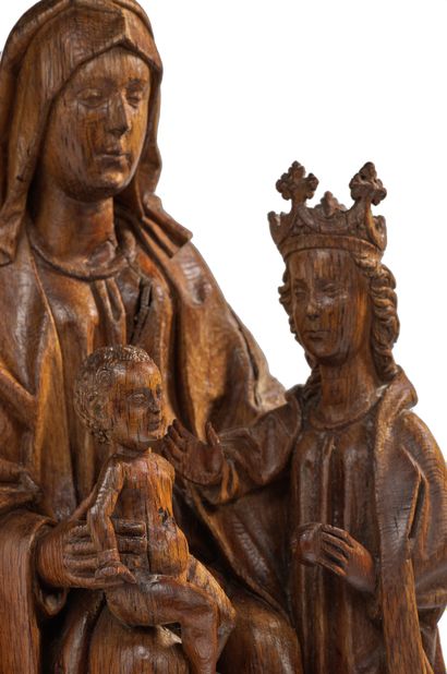 null Sainte Anne trinitaire en chêne sculpté, assise sur un banc trône, sainte Anne...