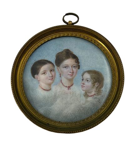 Ecole française, début XIXe siècle 
* Portrait de famille, trois filles
Miniature...