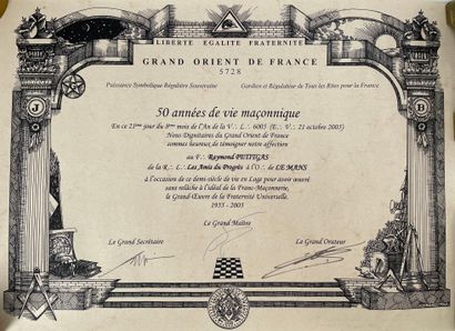 null Diplôme des 50 années de vie maçonnique 

avec signature du Grand Secrétaire,...