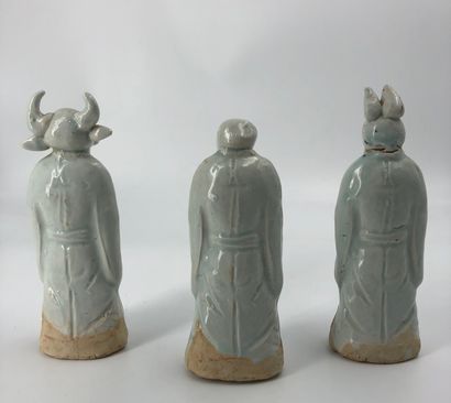 null Ensemble de trois statuettes à têtes d’animaux du zodiaque Chine  H. 14,5 à...