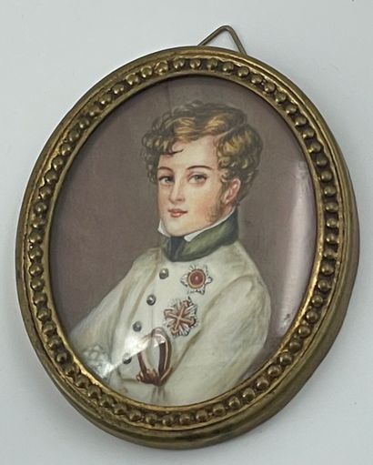 null Ensemble de trois miniatures à personnages historiques : Marie Leczinska, Napoléon...