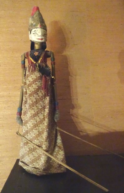 Marionnette indonésienne (?) 
H : 60 cm ...
