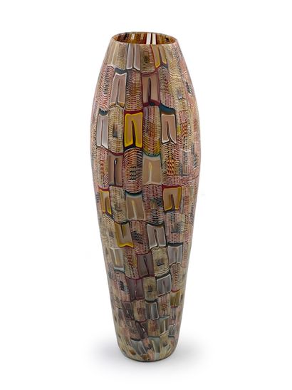 Giles BETTISON (Né en 1966) 
Rare et important vase en verre à décor abstrait réalisé...
