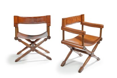 Paul RODOCANACHI (1891-1958) 


Paire de fauteuils «metteur en scène» en chêne à...