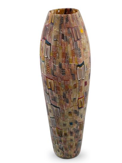 Giles BETTISON (Né en 1966) 
Rare et important vase en verre à décor abstrait réalisé...