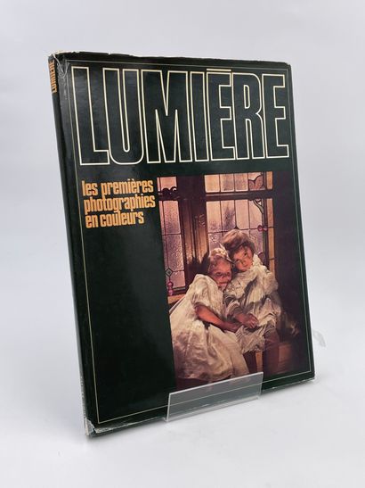 null 1 Volume : "LUMIÈRE, LES PREMIÈRES PHOTOGRAPHIES EN COULEURS", Paul Gérard,...