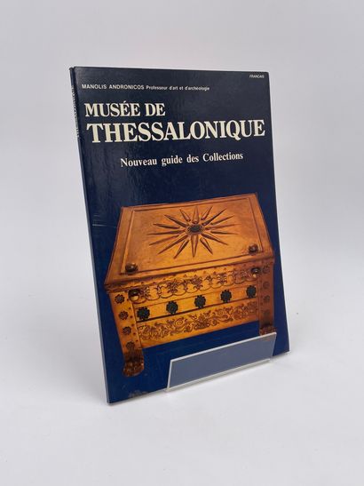 null 4 Volumes : 

- "MUSÉE DE THESSALONIQUE", Manolis Andronicos, Ed. Ekdotike Athenon,...