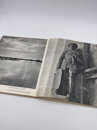 null 1 Volume : "DANS LES PAS DE JEANNE D'ARC", Texte de Régine Pernoud, Photographies...