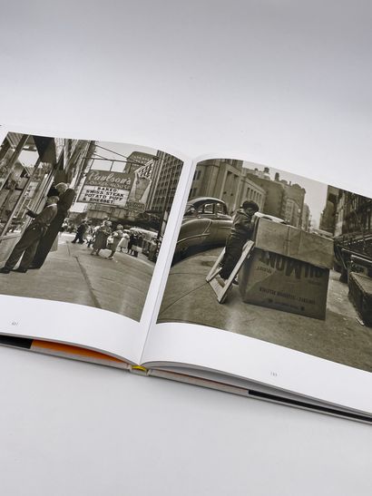 null 1 Volume : "VIVIAN MAIER, STREET PHOTOGRAPHER, Edited by John Maloof, Foreword...