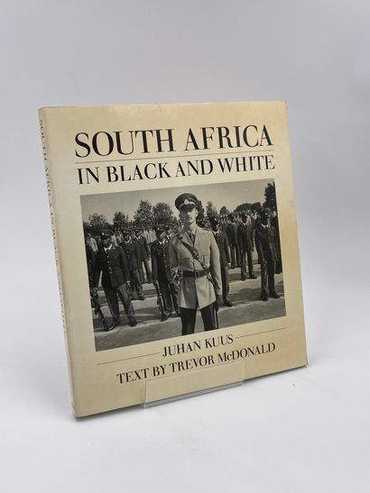 null 1 Volume : "SOUTH AFRICA IN BLACK AND WHITE", Juhan Kuus, Text by Trevor MacDonald,...
