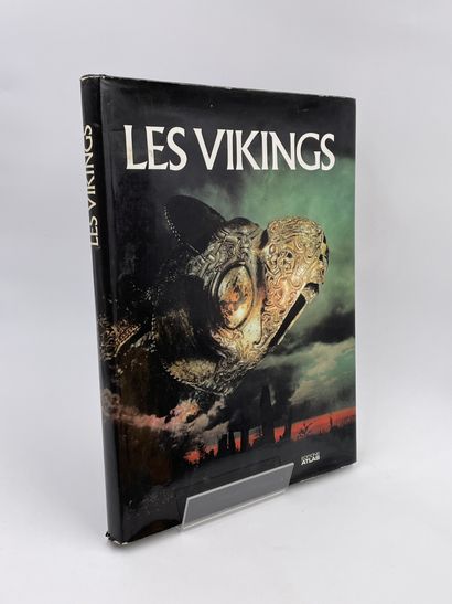 null 2 Volumes : 

- "LES VIKINGS", Magnus Magnusson, Traduit et Adapté par Marcel...