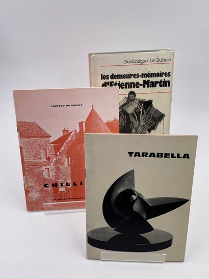 null 3 Volumes : 

- "CHILLIDA", Château de Ratilly, 22 Juin - 15 Septembre 1974

-...