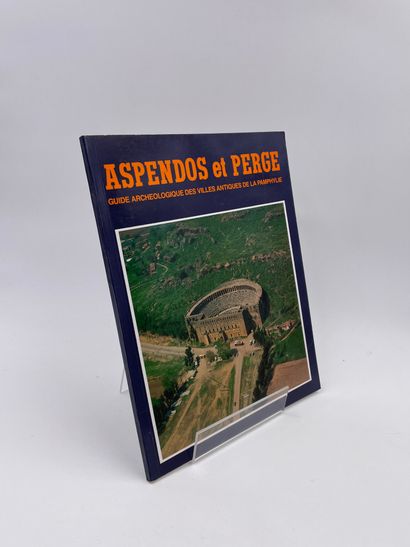 null 5 Volumes : 

- "ASPENDOS ET PERGE, Guide Archéologique des Villes Antiques...